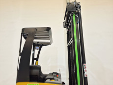 Carretilla Retractil conductor sentado caterpillar NR14N3C - 3963002 | Europea de Carretillas