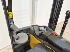 Carretilla Retractil conductor sentado caterpillar NR14N3C - 3963002 | Europea de Carretillas