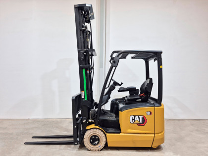 Carretilla Elevadora Electrica 3 ruedas caterpillar EP18CN2T (LITIO) - 3965002 | Europea de Carretillas