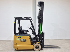 Carretilla Elevadora Electrica 3 ruedas caterpillar EP18CN2T (LITIO) - 3965002 | Europea de Carretillas