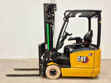 Carretilla Elevadora Electrica 3 ruedas caterpillar EP18CN2T (LITIO) - 3965003 | Europea de Carretillas