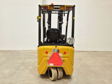 Carretilla Elevadora Electrica 3 ruedas caterpillar EP18CN2T (LITIO) - 3965003 | Europea de Carretillas