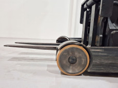 Carretilla Retractil conductor sentado linde R16HD-01 - 740022 | Europea de Carretillas