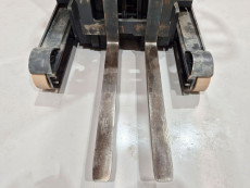 Carretilla Retractil conductor sentado linde R16HD-01 - 740022 | Europea de Carretillas