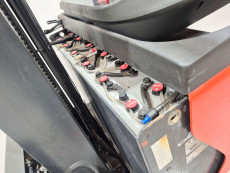 Carretilla Retractil conductor sentado linde R16HD-01 - 740022 | Europea de Carretillas