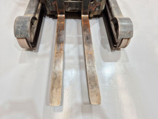 Carretilla Retractil conductor sentado linde R20 - 741008 | Europea de Carretillas