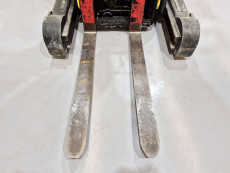 Carretilla Retractil conductor sentado hyster R1.6 - 2188006 | Europea de Carretillas