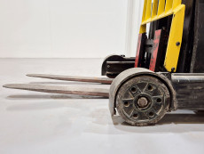 Carretilla Retractil conductor sentado hyster R1.6 - 2188006 | Europea de Carretillas