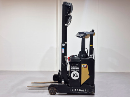 Carretilla Retractil conductor sentado caterpillar NR14N2HS (Litio) - 3455002 | Europea de Carretillas