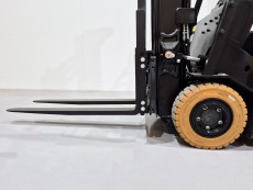 Carretilla Elevadora Electrica 3 ruedas mb forklift CPD15TVL (Litio) 80V 150Ah - 3781021 | Europea de Carretillas