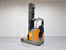 Carretilla Retractil conductor sentado still FM-X 25 - 3854002 | Europea de Carretillas
