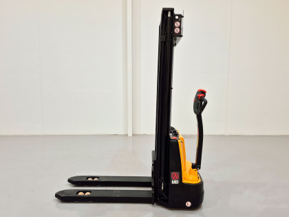 Apilador Electrico conductor a pie mb forklift ESA121 (2S330) (Gel) - 3856003 | Europea de Carretillas