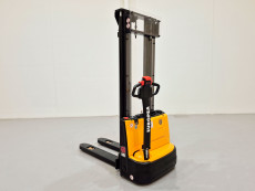Apilador Electrico conductor a pie mb forklift ESA121 (2S330) (Gel) - 3856003 | Europea de Carretillas