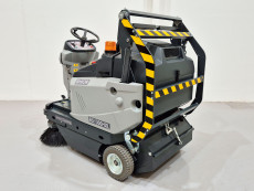 Barredora Conductor sentado bhior BS1300HXL - 3860003 | Europea de Carretillas