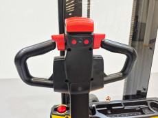 Apilador Electrico conductor a pie mb forklift ESA121 (2S270) (Gel) - 3872003 | Europea de Carretillas