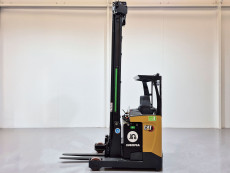Carretilla Retractil conductor sentado caterpillar NR16N3H (Litio) - 3908007 | Europea de Carretillas