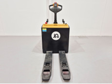 Transpaleta Electrica con plataforma caterpillar NPV20QL (Litio) - 3930002 | Europea de Carretillas