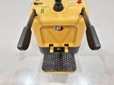 Transpaleta Electrica con plataforma caterpillar NPV20QL (Litio) - 3930002 | Europea de Carretillas