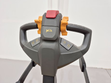 Transpaleta Electrica con plataforma caterpillar NPV20QL (Litio) - 3930002 | Europea de Carretillas