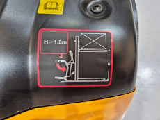 Apilador Electrico con plataforma mb forklift RSL161 (Litio) 24V 205Ah - 4053009 | Europea de Carretillas