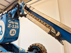 Plataforma Articulada Diesel genie Z135/70 - 2338003 | Europea de Carretillas