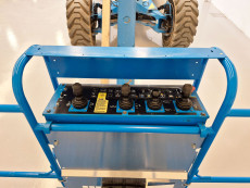 Plataforma Articulada Diesel genie Z135/70 - 2338003 | Europea de Carretillas