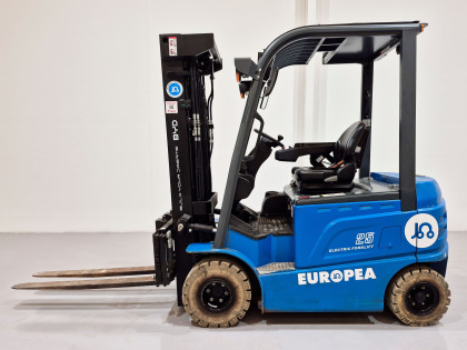 Carretilla Elevadora Electrica 4 ruedas byd SEF25C LitioHierroFosfato - 3675003 | Europea de Carretillas