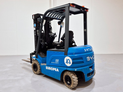 Carretilla Elevadora Electrica 4 ruedas byd SEF25C LitioHierroFosfato - 3675003 | Europea de Carretillas 2