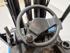 Carretilla Elevadora Electrica 4 ruedas byd SEF25C LitioHierroFosfato - 3675003 | Europea de Carretillas