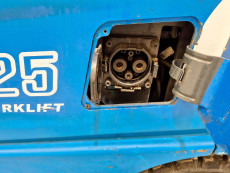 Carretilla Elevadora Electrica 4 ruedas byd ECB25C (Litio) 80V 270Ah - 2265041 | Europea de Carretillas