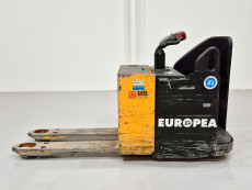 Transpaleta Electrica con plataforma mb forklift KPL201 (Litio) 24V 210Ah - 3299017 | Europea de Carretillas