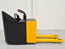 Transpaleta Electrica con plataforma mb forklift KPL201 (Litio) - 3299019 | Europea de Carretillas