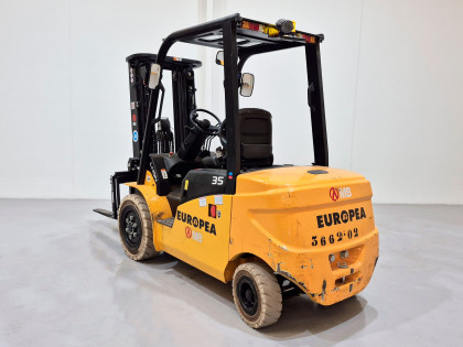 Carretilla Elevadora Electrica 4 ruedas mb forklift EFL353 - 3662002 | Europea de Carretillas 2
