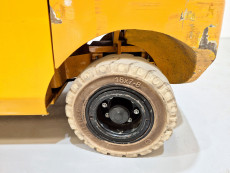Carretilla Elevadora Electrica 4 ruedas mb forklift EFL353 - 3662002 | Europea de Carretillas