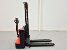 Apilador Electrico conductor a pie ep ESi161 - 3706004 | Europea de Carretillas