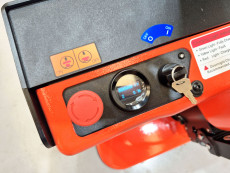 Apilador Electrico conductor a pie ep ESi161 - 3706004 | Europea de Carretillas