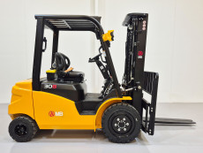 Carretilla Elevadora Electrica 4 ruedas mb forklift EFL303 (Litio) 80V 205Ah - 3751015 | Europea de Carretillas