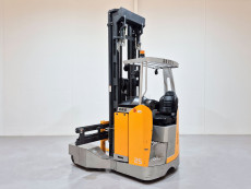 Carretilla Retractil conductor sentado mb forklift RSEW125 - 3817001 | Europea de Carretillas