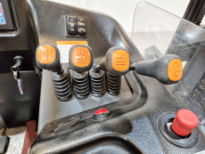 Carretilla Retractil conductor sentado mb forklift RSEW125 - 3817001 | Europea de Carretillas