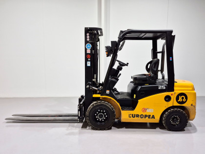 Carretilla Elevadora Diesel mb forklift CPCD25T8-G51 - 3823004 | Europea de Carretillas