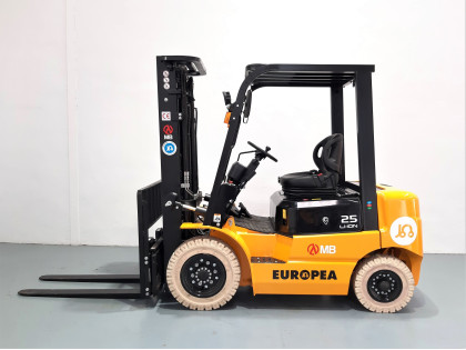 Carretilla Elevadora Electrica 4 ruedas mb forklift EFL252 (Litio) - 3258013 | Europea de Carretillas