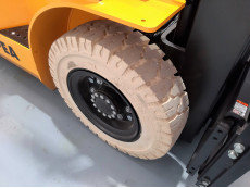 Carretilla Elevadora Electrica 4 ruedas mb forklift EFL252 (Litio) - 3258013 | Europea de Carretillas