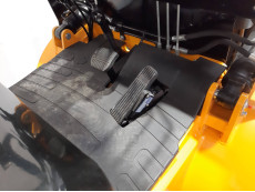 Carretilla Elevadora Electrica 4 ruedas mb forklift EFL252 (Litio) - 3258013 | Europea de Carretillas