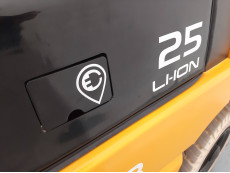 Carretilla Elevadora Electrica 4 ruedas mb forklift EFL252 (Litio) - 3258013 | Europea de Carretillas