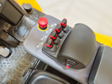 Carretilla Elevadora Electrica 4 ruedas mb forklift EFL703-HV-6 - 4111002 | Europea de Carretillas