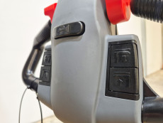 Apilador Electrico conductor a pie - Capacidad 1200 Kg - Elevación estandar AP12