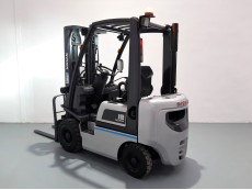 Carretilla Elevadora Diesel - Capacidad 1.800 Kg CD18