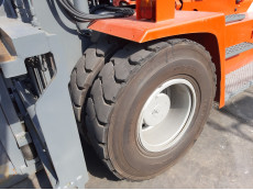Carretilla Elevadora Diesel - Capacidad 12.000 Kg CD12