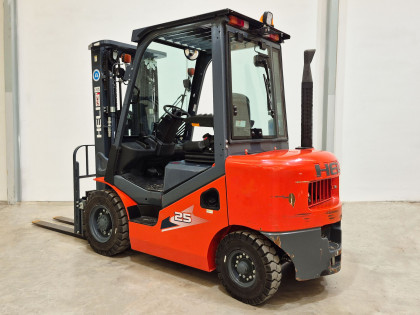Carretilla Elevadora Diesel - Capacidad 2.000 y 2.500Kg CD20 CD25 2