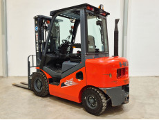 Carretilla Elevadora Diesel - Capacidad 2.000 y 2.500Kg CD20 CD25